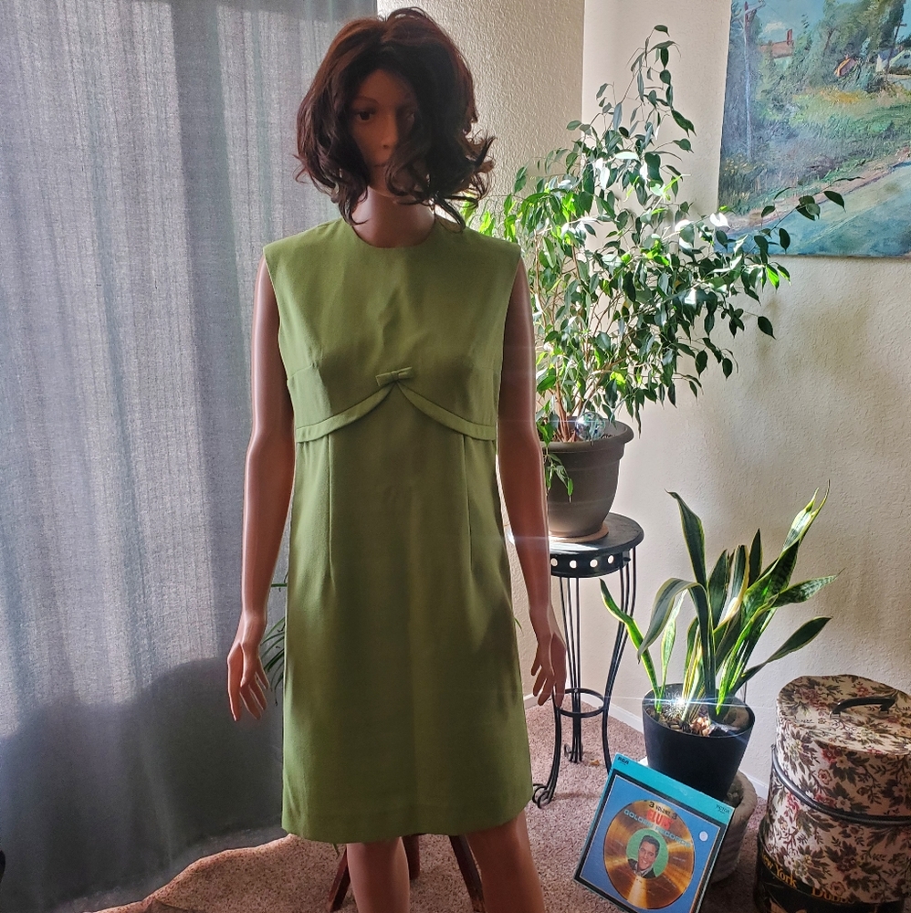 Lovely vintage green dress